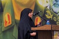 دختر شهید شادمانی: با افتخار راه پدرم را ادامه می‌دهیم