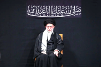 ایستاده در میدان | واکنش کاربران فضای مجازی به حضور پرصلابت رهبر اننقلاب در مراسم عزای حسین(ع) + تصاویر
