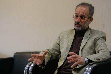 آمریکا در پی ایجاد شکاف میان دیپلماسی و مقاومت است