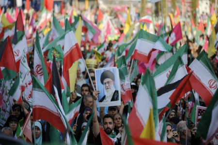 هیچ نشانه‌ای از شکاف در نظام ایران وجود ندارد
