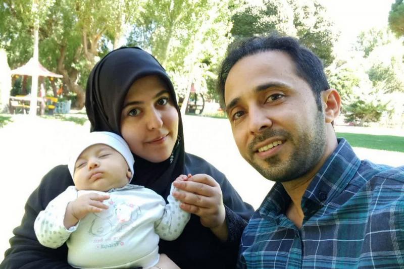 تولد مهلا با حضور تابوت پرچم‌پیچ بابا