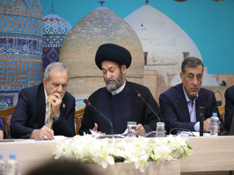 گلایه‌های امام جمعۀ اردبیل از استاندار و مدیران استانی به پزشکیان