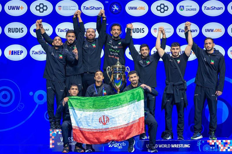 قهرمانی همزمان تیمهای ملی کشتی آزاد و فرنگی برای نخستین بار