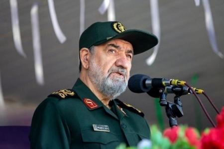 رهبر انقلاب توسعه سلاح‌های بومی را رقم زدند