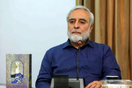 در تاریخ عاشق وطن و وفادارتر از امام و رهبری نداریم