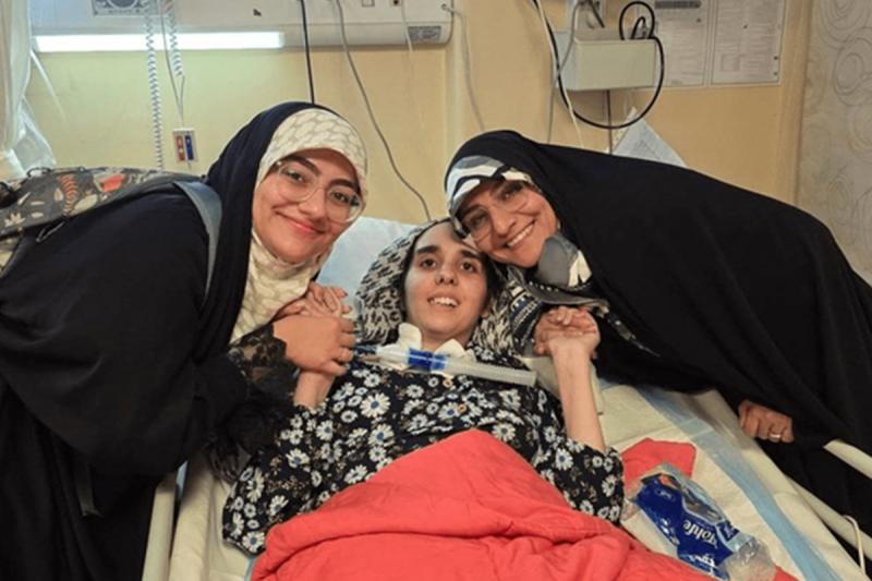 دختر شهید هاشمیتبار: آرزویم دیدار با رهبر انقلاب است