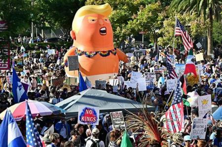 اعتراض میلیون‌ها آمریکایی به سیاست‌های ترامپ در سراسر آمریکا + فیلم