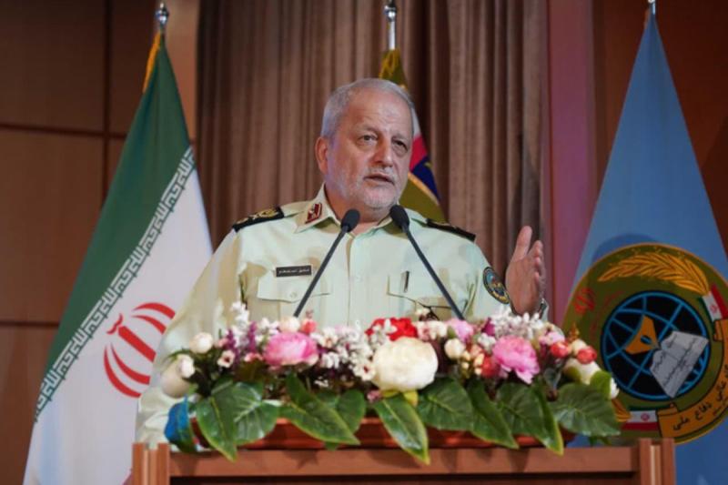 دشمن روی تضعیف جبهه داخلی حساب باز میکند