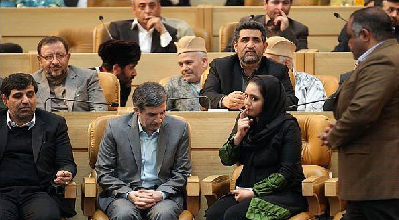  خوش رقصی بازیگران برای سیاسیون و خطر بی هویت کردن هنر