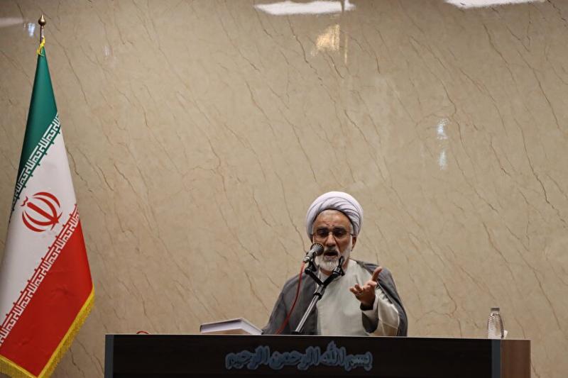 نامه امیرالمومنین به مالک اشتر الگوی رفتاری  مدیران و فرماندهان باشد