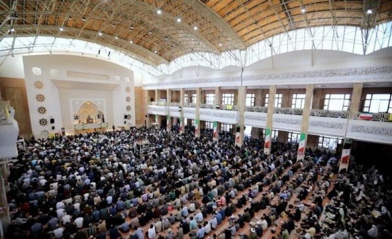 ایستادگی در برابر ظلم رمز عزت انقلاب اسلامی است