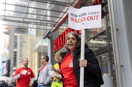 نویسندگان، نیویورک تایمز را به خاطر حمایت از نسل کشی تحریم کردند