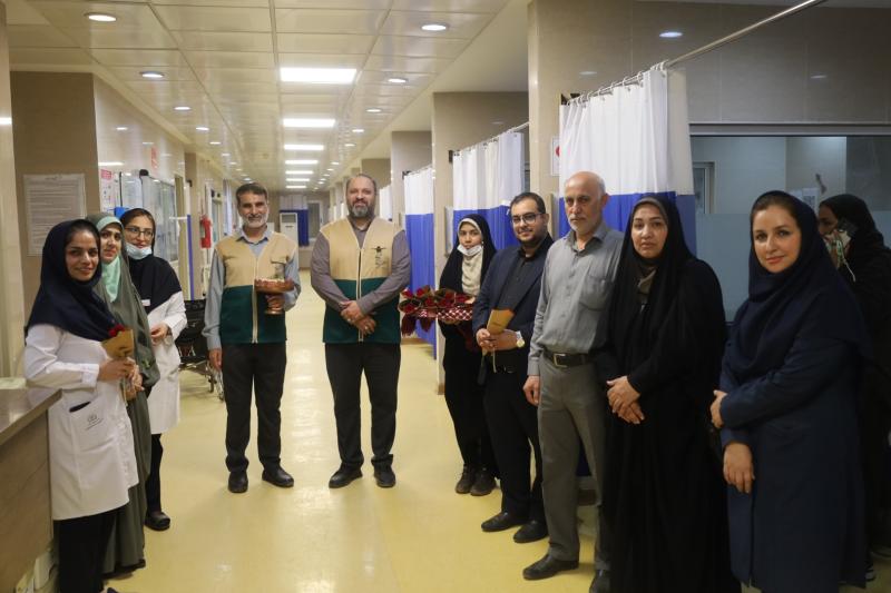 دیدار خادمیاران رضوی با پرستاران بیمارستان  شهید محمدی بندرعباس