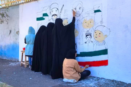 نقاشی دیواری نوجوانان هنرمند به مناسبت روز دانش‌آموز + فیلم 