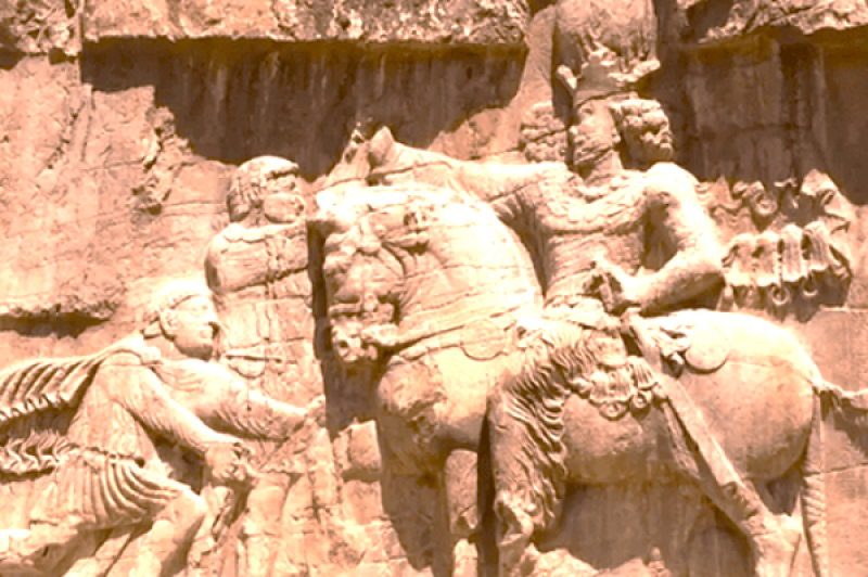 کاربران خارجی: تاریخ، گواه زانو زدن دشمنان در برابر ایرانی‌ها است