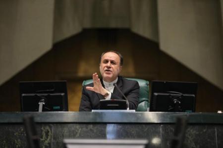 امروز تنها راه نجات کشور تکیه بر روحیه بسیجی است