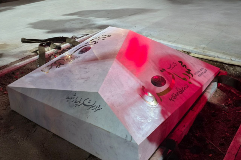 سنگ مزاری مشترک برای شهیدان حاجی‌زاده و محمود باقری + تصاویر