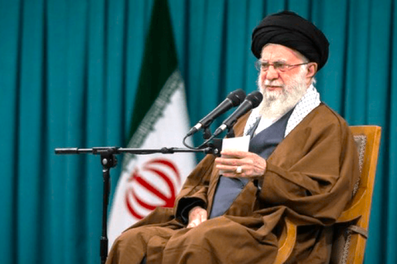 رهبر انقلاب: کمبودهایی داریم اما کشور در حال پیشرفت است