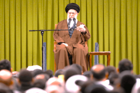 لزوم آرایش تهاجمی در جنگ هویتی