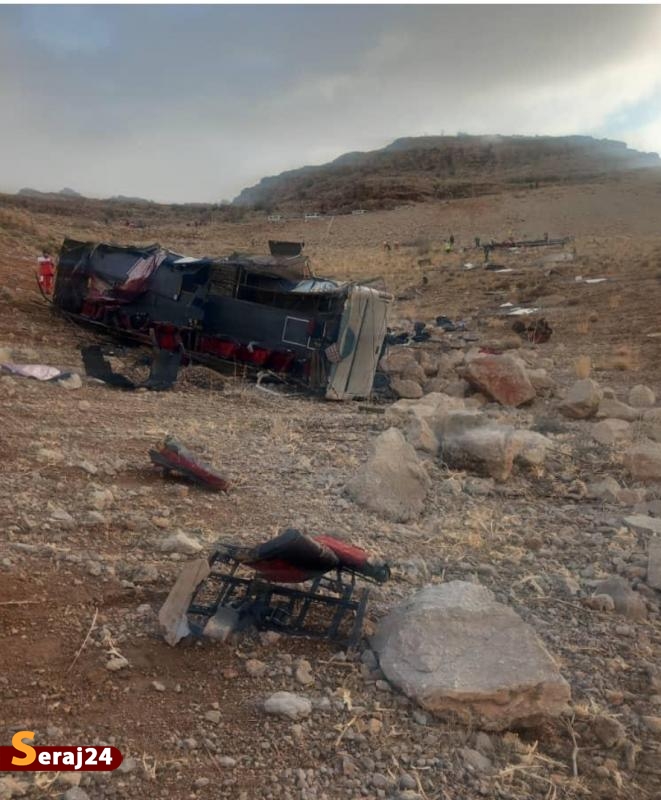 واژگونی اتوبوس در محور یاسوج-سمیرم؛ ۳ کشته و ۱۵ مصدوم 