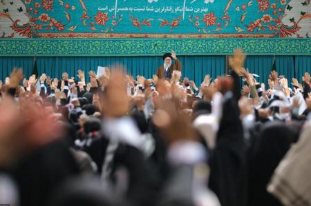 الگوی زن تراز در نگاه رهبر انقلاب؛ انسان عرشی و کنشگر اجتماعی