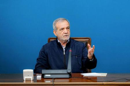 توسعه ناوگان عمومی و تکمیل کریدورهای ریلی در اولویت است