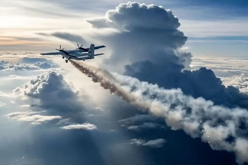 هوافضای سپاه؛ از جنگ و اطفای آتش تا بارورسازی ابرها