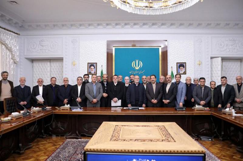 اتخاذ ۴ تصمیم مهم دولت و مجلس برای حمایت از بازار و فعالان اقتصادی