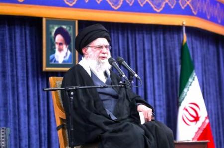 رهبر انقلاب: با معترض حرف می‌زنیم اما اغتشاش‌گر را باید سرجایش نشاند