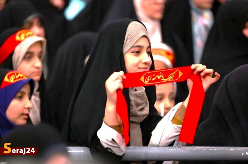 دیدار هزاران نفر از مردم قم با رهبر انقلاب + تصاویر