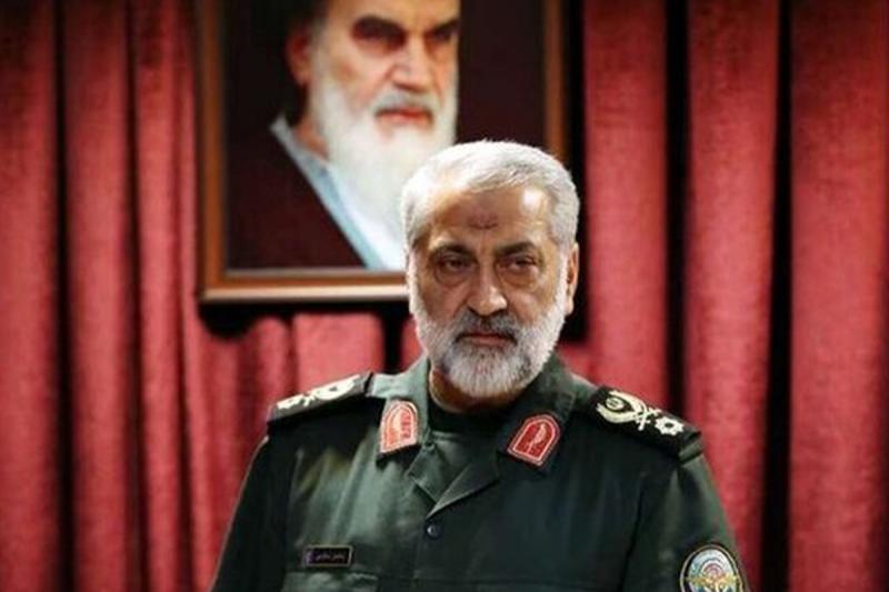 اگر به رهبر ما تعرض شود دنیای متجاوزان را به آتش می‌کشیم