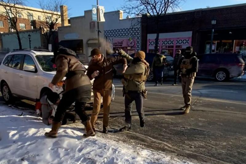مینیاپولیس آمریکا دیگر فرقی با منطقه جنگی ندارد