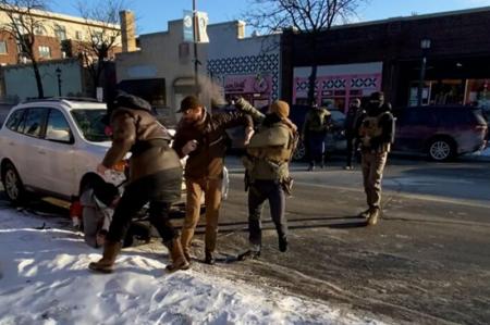 مینیاپولیس آمریکا دیگر فرقی با منطقه جنگی ندارد