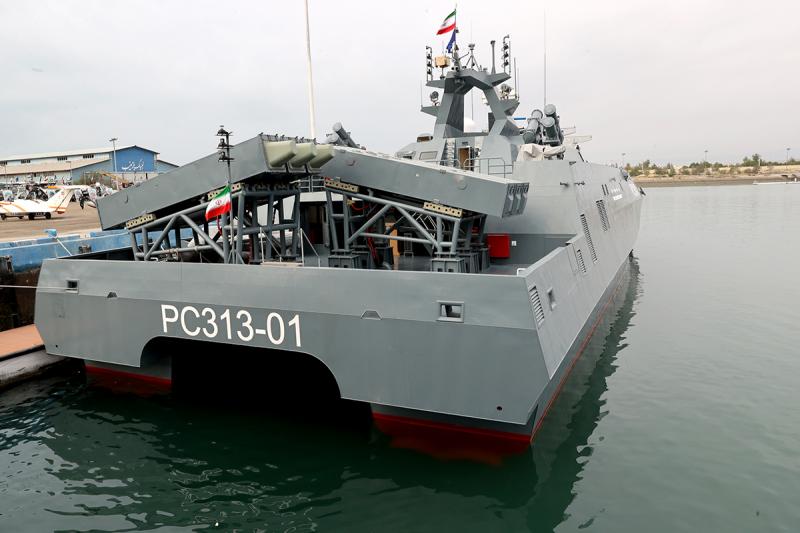 بر آسمان، سطح و زیر آب‌های تنگه هرمز احاطه داریم