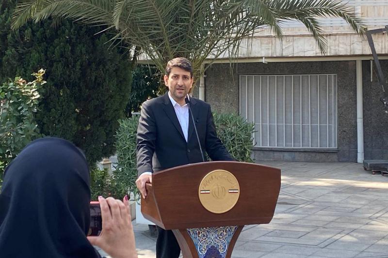 طرح موضوع بی‌نیازی به اینترنت بین‌الملل یک شوخی تلخ و منتفی است