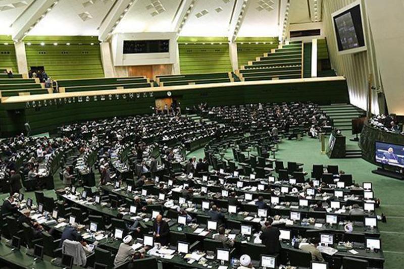 حمایت نمادین نمایندگان مجلس از سپاه