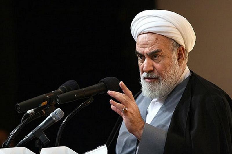 آیت‌الله محمودی شخصیتی جامع الاطراف بود