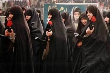 زنان انقلابی؛ از دل خانه‌ها تا میدان‌های تعیین‌کننده انقلاب اسلامی