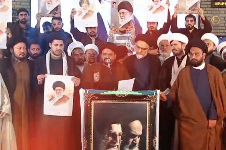 فیلم| تجمع طلاب اردو زبان جامعه المصطفی در دفاع از رهبری