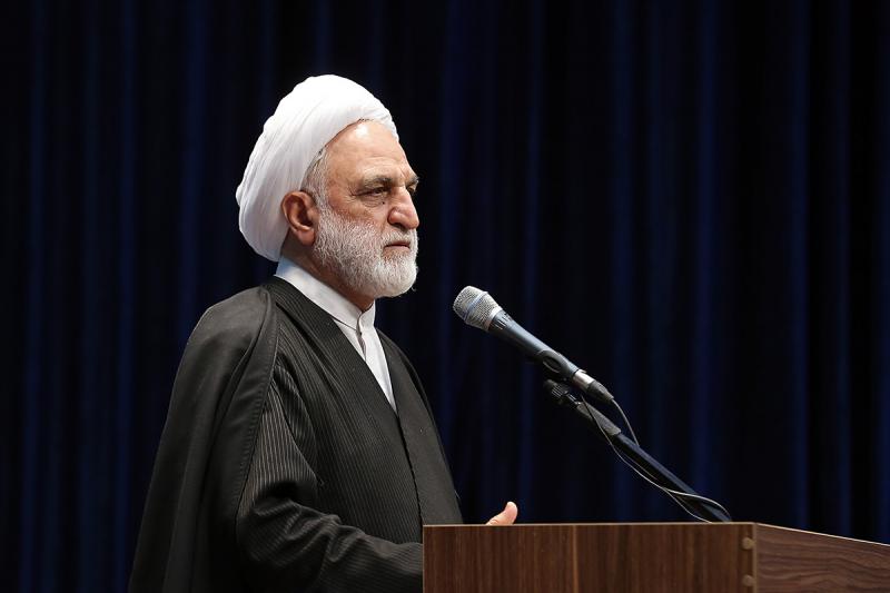 با همه عناصر فتنه اخیر بدون اغماض و قاطعانه برخورد شود