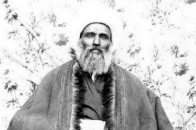 کدام فقیه همراهی با مخالفان مشروطه را محاربه با امام زمان(عج) دانست؟