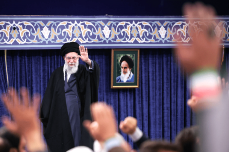 دیدار هزاران نفر از اقشار مختلف مردم تبریز با رهبر انقلاب