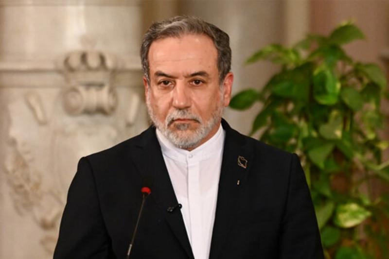 واکنش عراقچی به ادعاهای رئیس جمهور آمریکا؛ با مدرک صحبت کنید