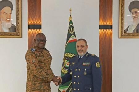 روابط با کشورهای مستقل و انقلابی آفریقا گسترش می‌یابد