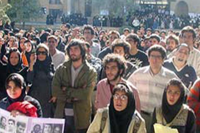 روایتی از وقایع دیروز دانشگاه تهران؛ باید حرف دانشجو شنیده شود 