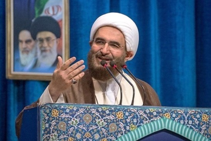 حضور پرشور مردم قوت قلبی برای رزمندگان اسلام است 