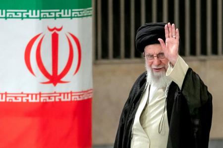 پرچمدار بصیرت فناورانه؛تبیین دکترین رهبر شهید در عبور از انحصار فناوری
