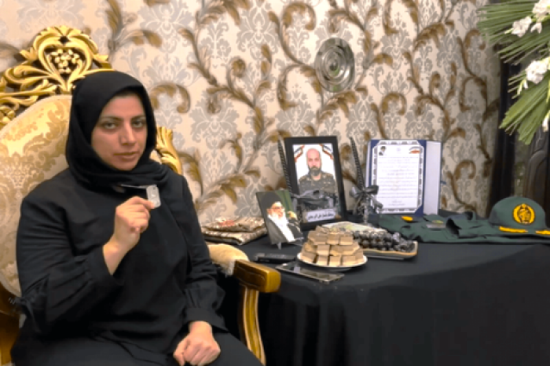 پلاکی که بر گردن همسر شهید اقتدار ماندگار شد