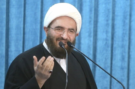 راه رهبر شهیدمان را با همه وجود، تا آخرین نفر، تا آخرین قدم و تا آخرین قطره خون ادامه خواهیم داد 