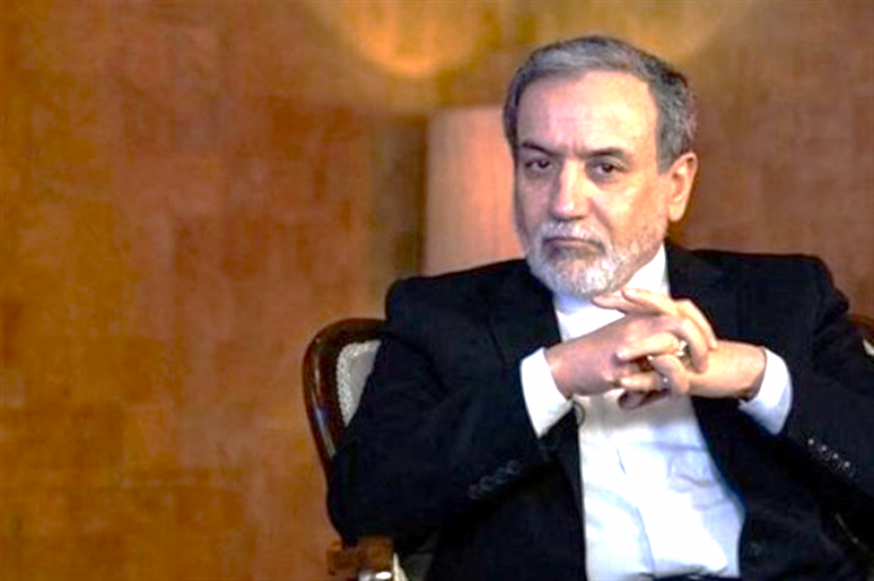 عراقچی: ایرانیان در برابر حملات بزدلانه سر خم نمی‌کنند